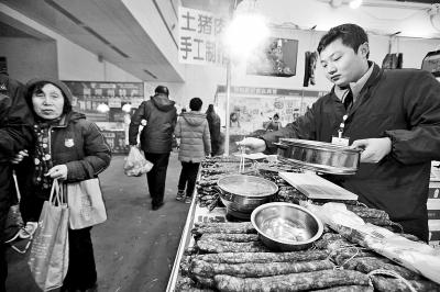 新春買年貨 記者掃街挨家對比幫你打探價格