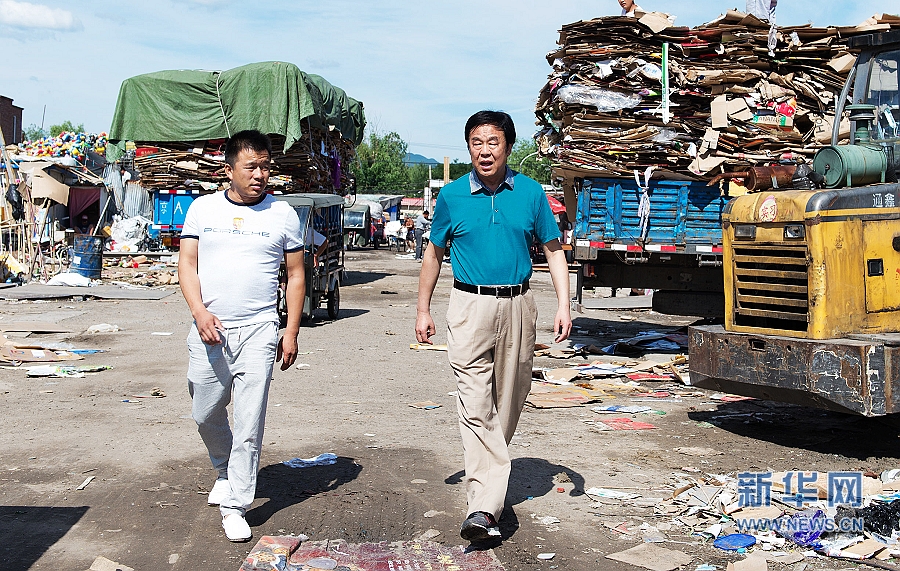 苗振水:讓流動(dòng)的黨旗分外紅 苗振水:讓流動(dòng)的黨旗分外紅