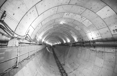 7號線掘進(jìn)長江遇復(fù)合土層 300人春節(jié)不休作業(yè)