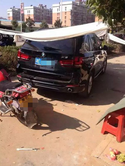 女童遭寶馬兩次碾壓身亡家人稱司機當時打手機