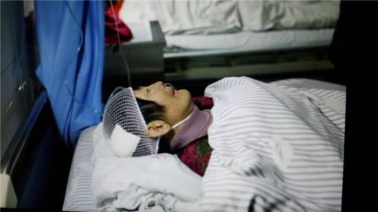 洛陽載20余人貨車景區(qū)內(nèi)失控側(cè)翻 傷亡不明(圖)