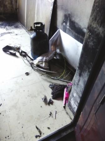 һ 90ŮͷQP(gun)늴Ll(f)