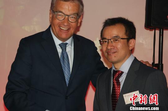 Rɭ(gu)h(hu)hL(zhng)Ī_()cñRͬl(xing)(hu)ϯӰ z