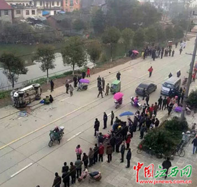 江西奉新男子駕車沖撞學(xué)生致4死18傷 被判死刑