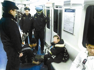 l(f)F(xin)ڱF(ni)ͯؤ(sh)еăͯӑrB(ti)Ȑ(yn)Ӱ˳܇h(hun)챱ӛߏıͨ(zh)܉˽⵽܉ͨ(zh)꠺gڵFվ(ni)@ͯӑ20˴(jng){(dio)l(f)F(xin)@Щͯ򡱶ԸCếhɳҌнMԵ؎ӑЂeͯ򡱼^fԪ