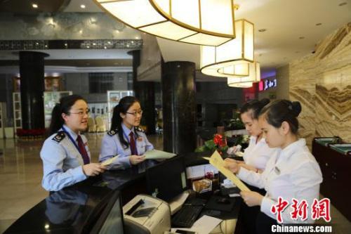 YψD BTˆTII(y)P(gun)ߡ z