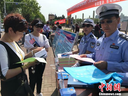 秦皇島首部地方性法規(guī)《秦皇島市停車(chē)場(chǎng)管理?xiàng)l例》實(shí)施