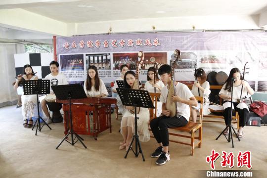 福建高校集中迎來(lái)開(kāi)學(xué)季花樣迎新為新生“護(hù)航”